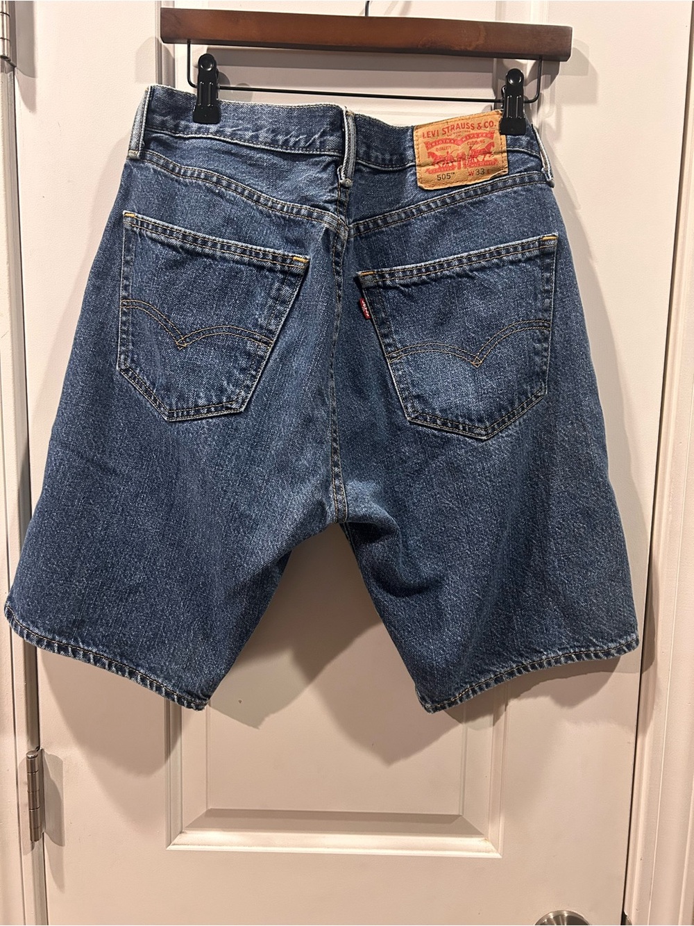 Levi's 505 Women’s Denim Shorts Dark Wash High Rise Size W 33